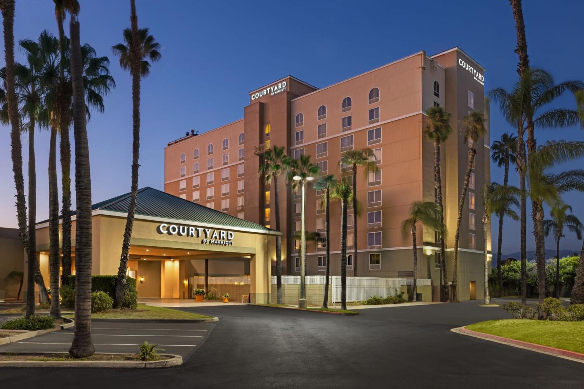 Courtyard By Marriott Baldwin Park Hotel Bagian luar foto