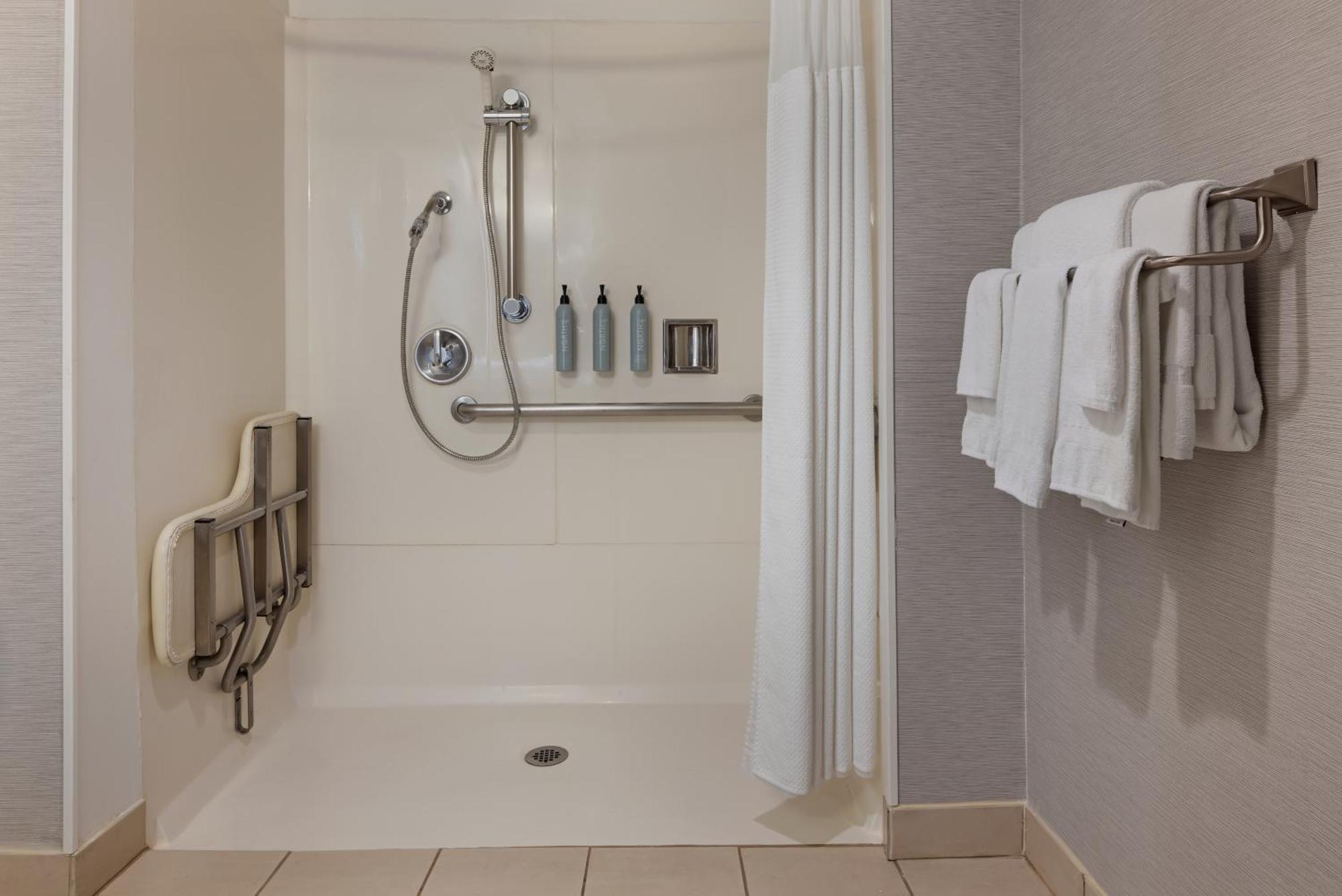 Courtyard By Marriott Baldwin Park Hotel Bagian luar foto