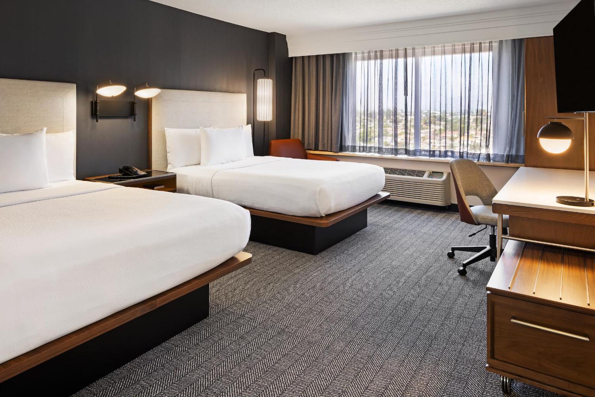 Courtyard By Marriott Baldwin Park Hotel Bagian luar foto