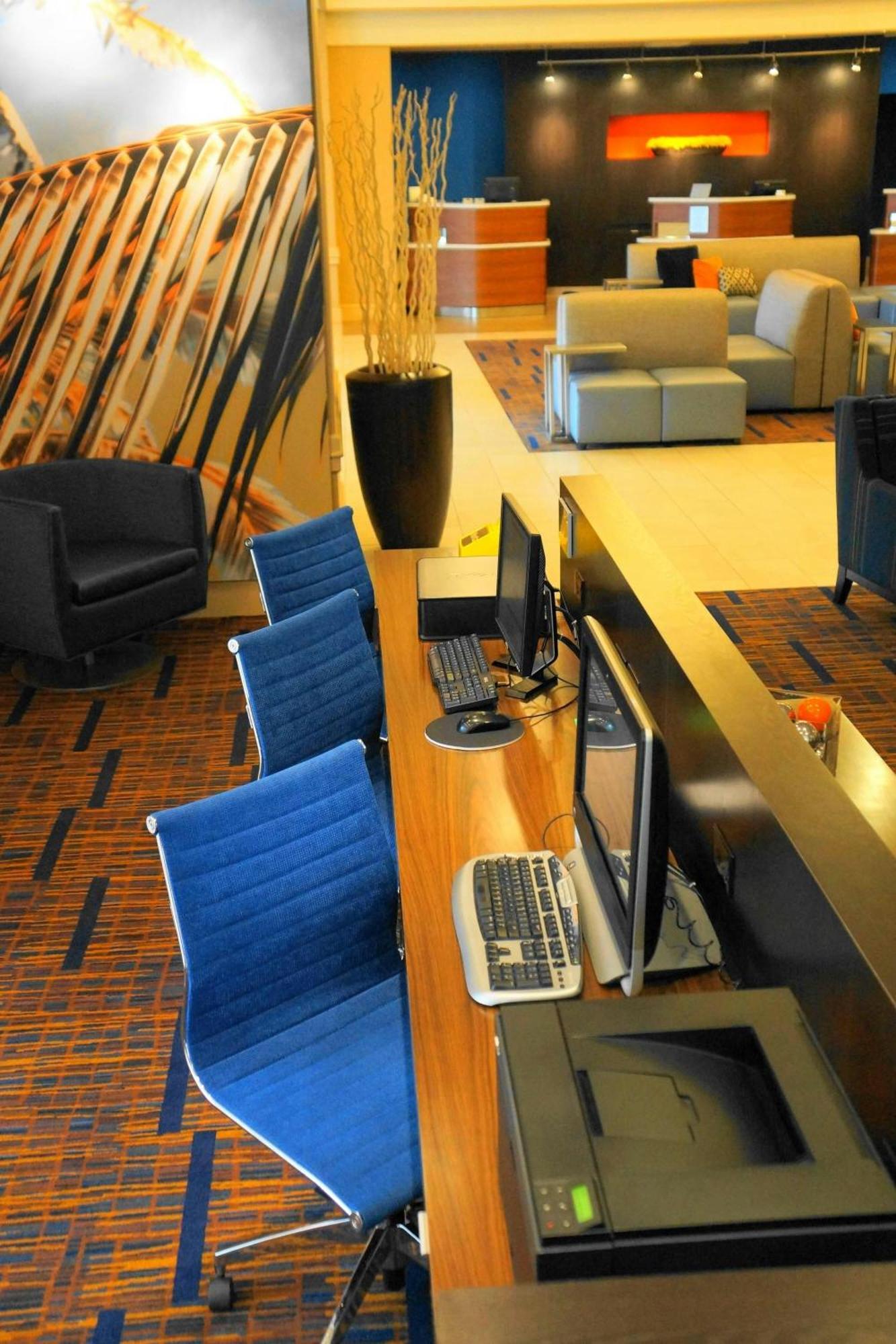 Courtyard By Marriott Baldwin Park Hotel Bagian luar foto