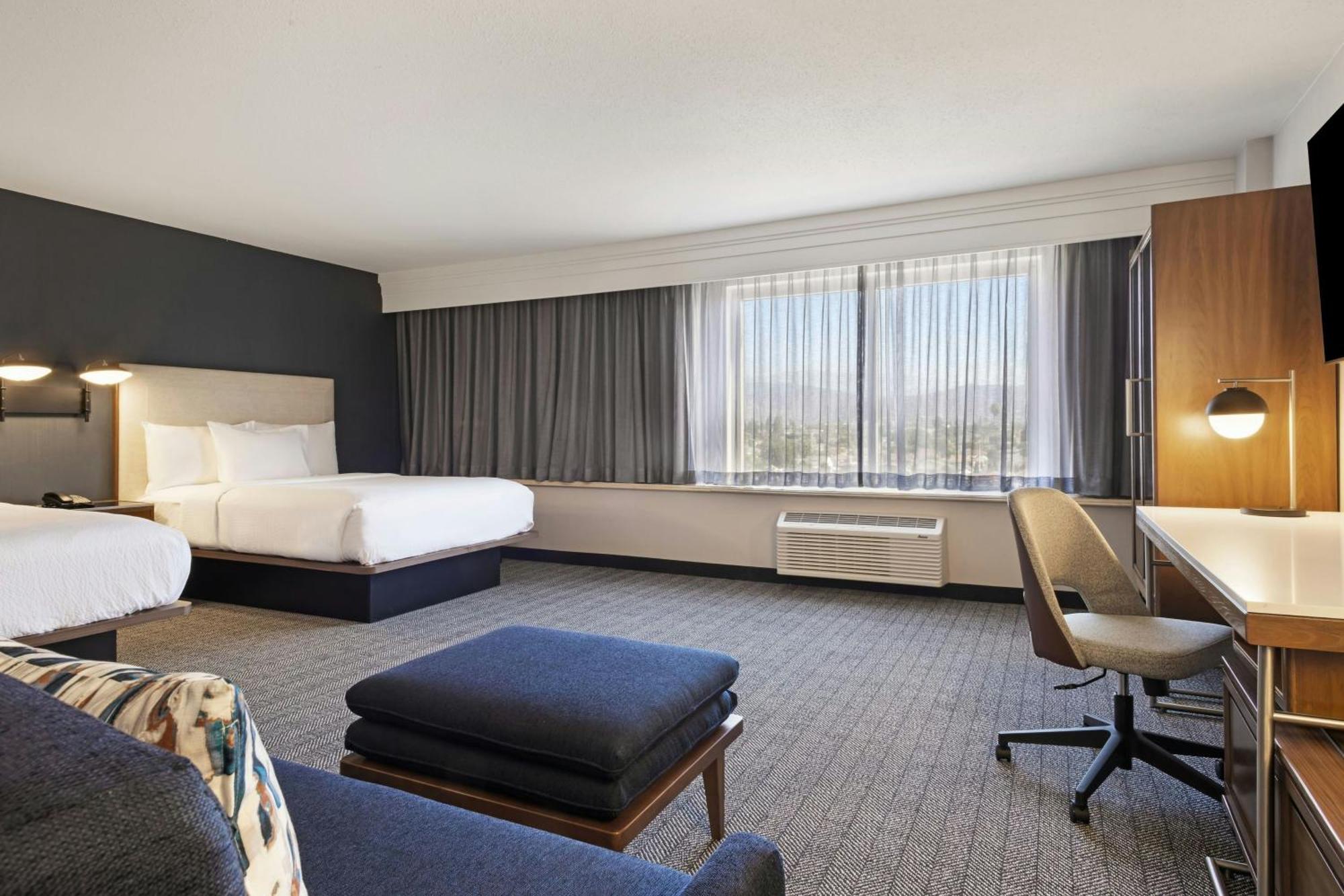 Courtyard By Marriott Baldwin Park Hotel Bagian luar foto