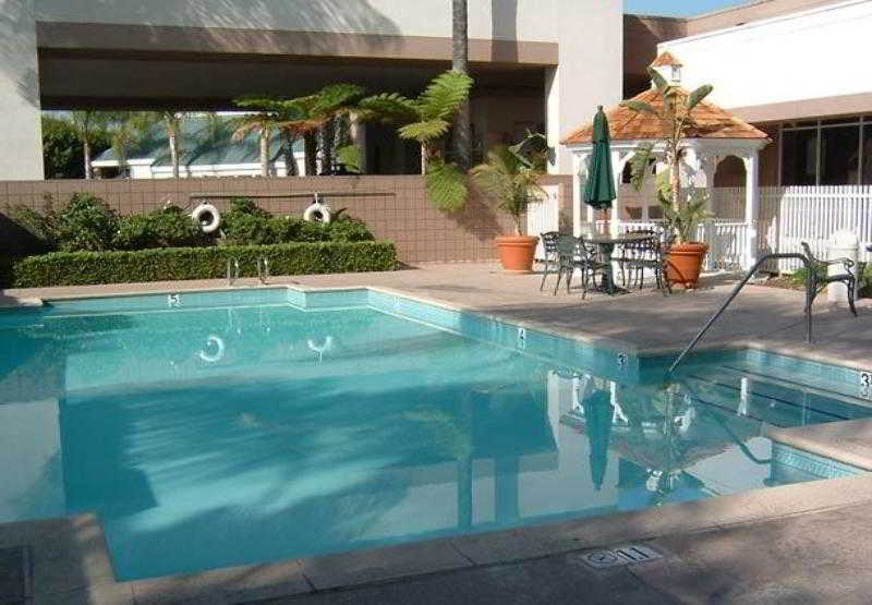 Courtyard By Marriott Baldwin Park Hotel Bagian luar foto